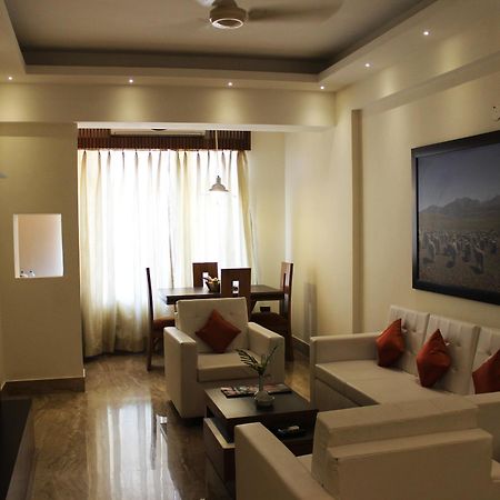 Inderlok Hotel Dehradun Ngoại thất bức ảnh